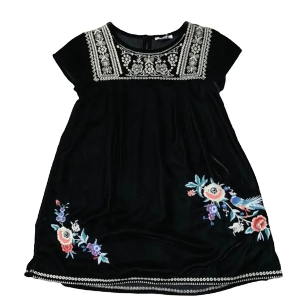 NWT Johnny Was‎ velvet embroidered tunic size M (6-7).